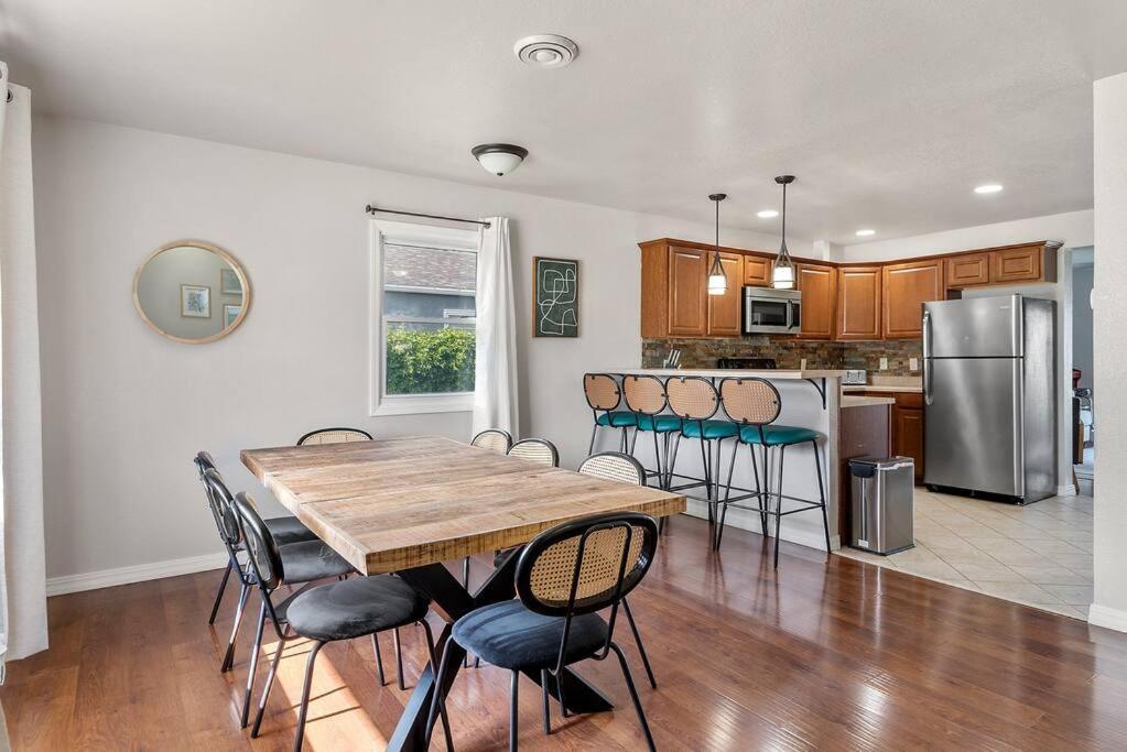 Charming Home-Pet-Friendly-Lg Fenced Backyard Rapid City Luaran gambar